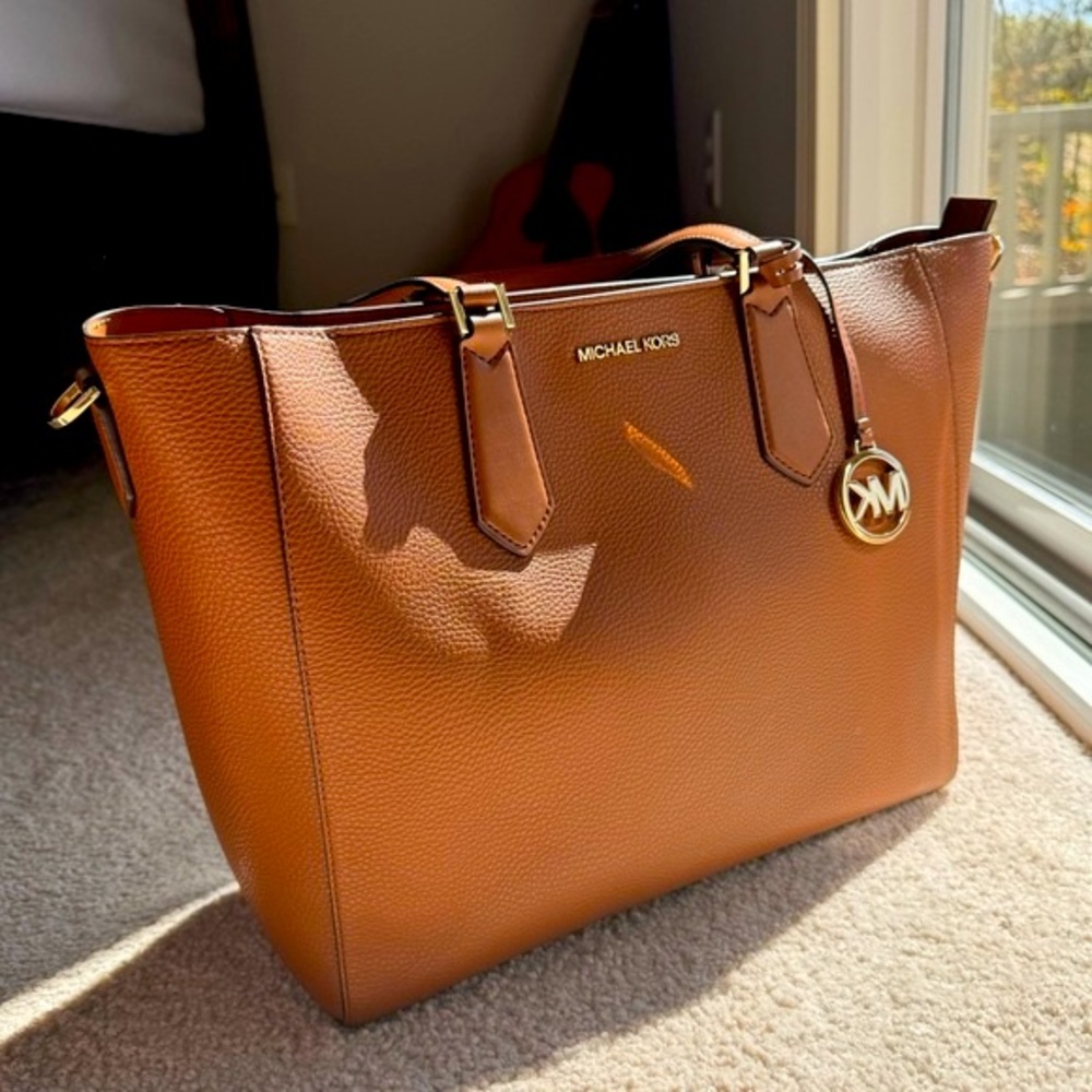 SOLD Michael Kors Kimberly tote bag